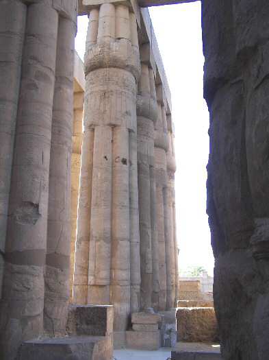 Salle hypostyle ralise sous Amnophis III